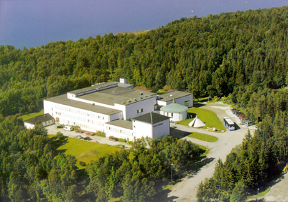 �pningstider