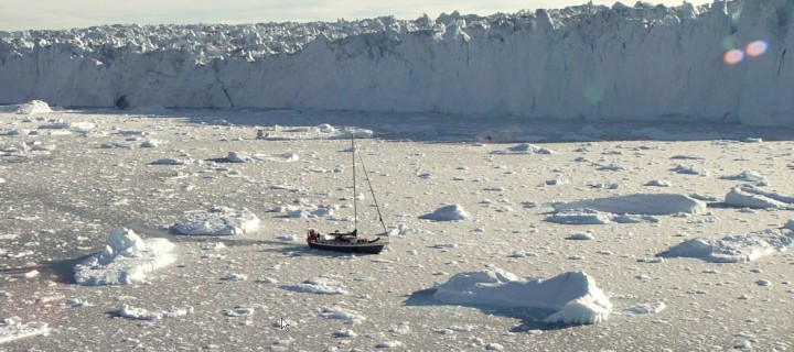 Professor Hubbard´s boat Gambo has been used on several scientific expeditions to Greenland. Here you can see the boat in front of a glacier. Photo: A. Hubbard
