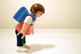 Legobarn med skolesekk - © © Morguefile Legobarn med skolesekk